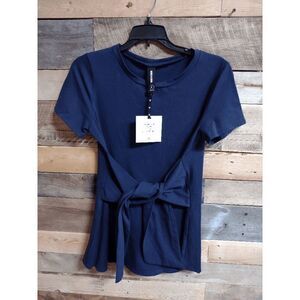 NWT Agnes & Dora Small Women's Side Seam Sash Top Shirt Navy Blue Short Sleeve